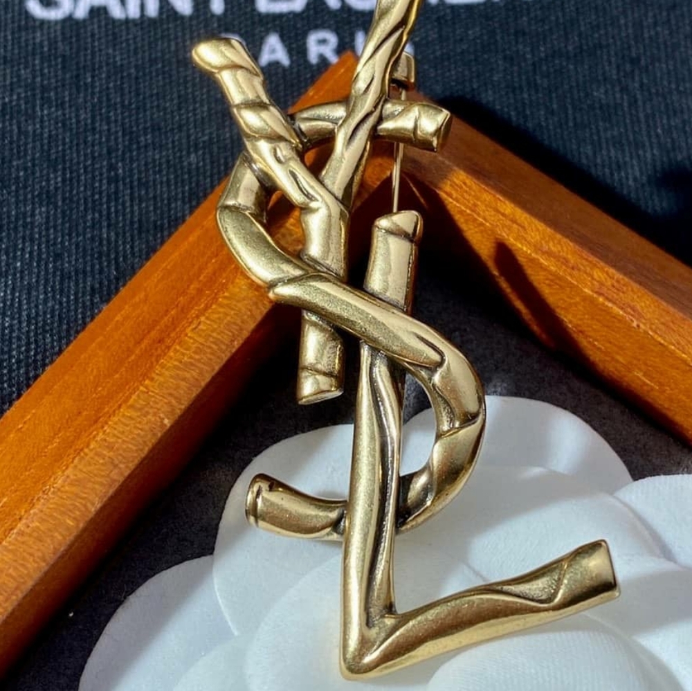 Fashion Broach